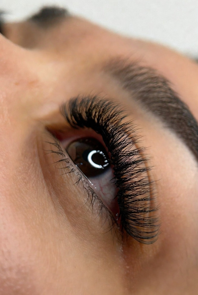 Miss Smoo Professional 40P Cluster Eyelash Extensions – Mixed Length (10mm-15mm)